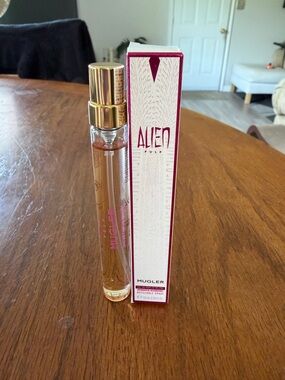 Mugler Alien Pulp Rollerball Perfume - Gold Cap with Pink Accents